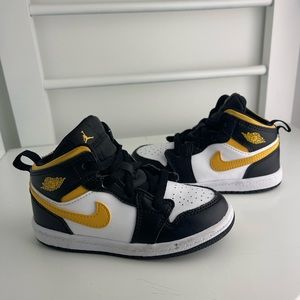 Nike Air Jordan 1 Mid TD Baby Toddler Shoes Sz 8C Pollen Black White 640735-177